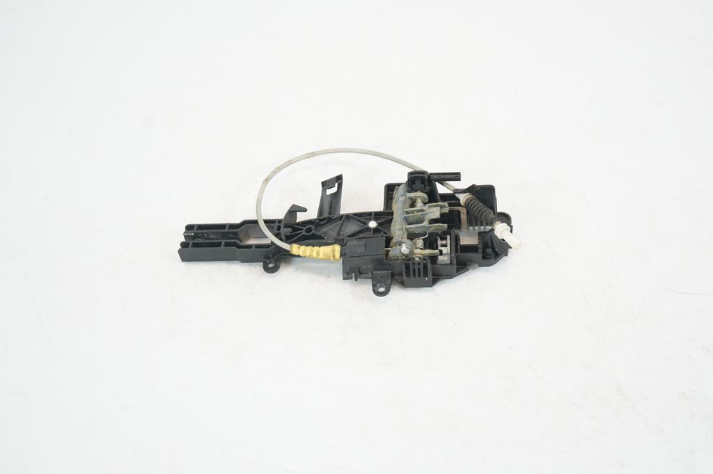 Front door exterior handle/bracket (6)