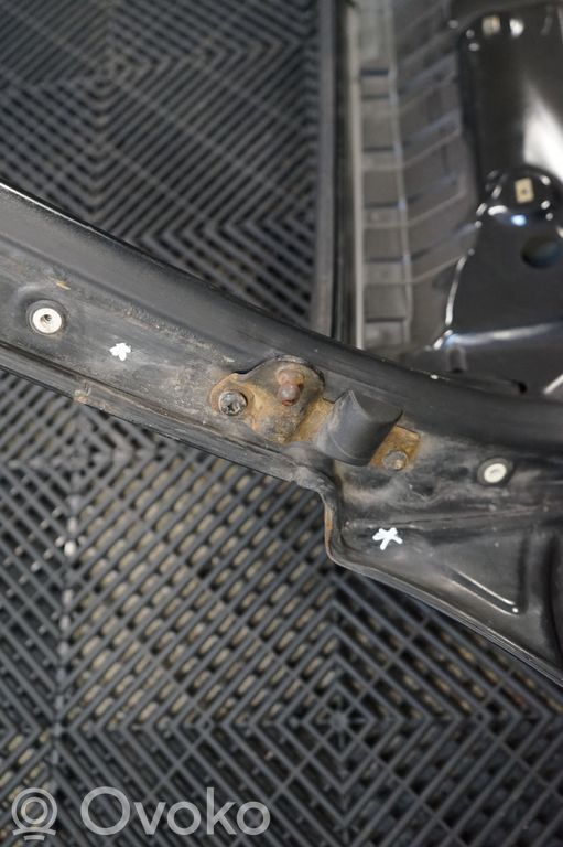 Tailgate/trunk/boot lid (6)