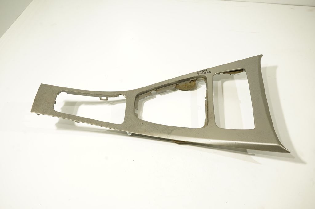 Gear shifter surround trim plastic (4)
