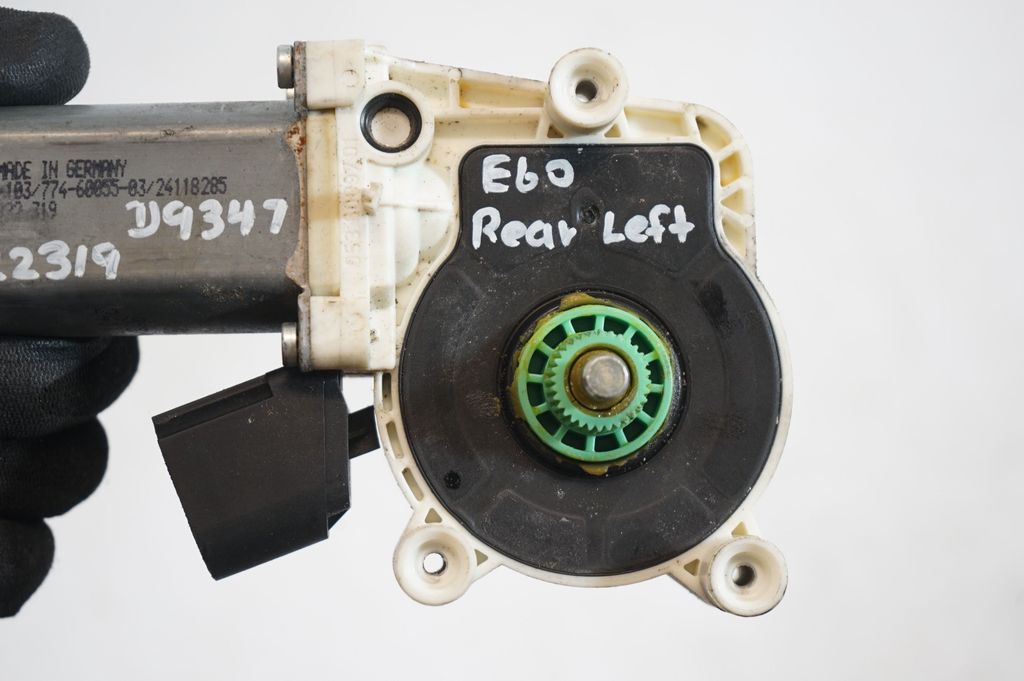 Rear door window regulator motor (7)