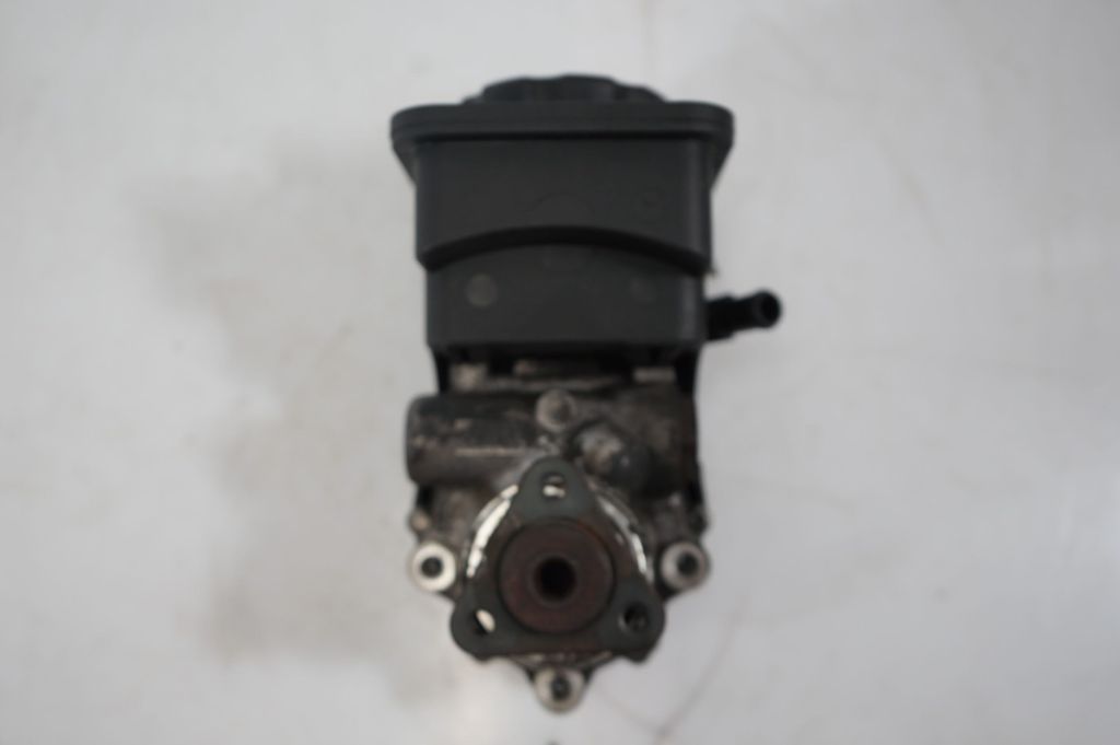 Power steering pump (9)