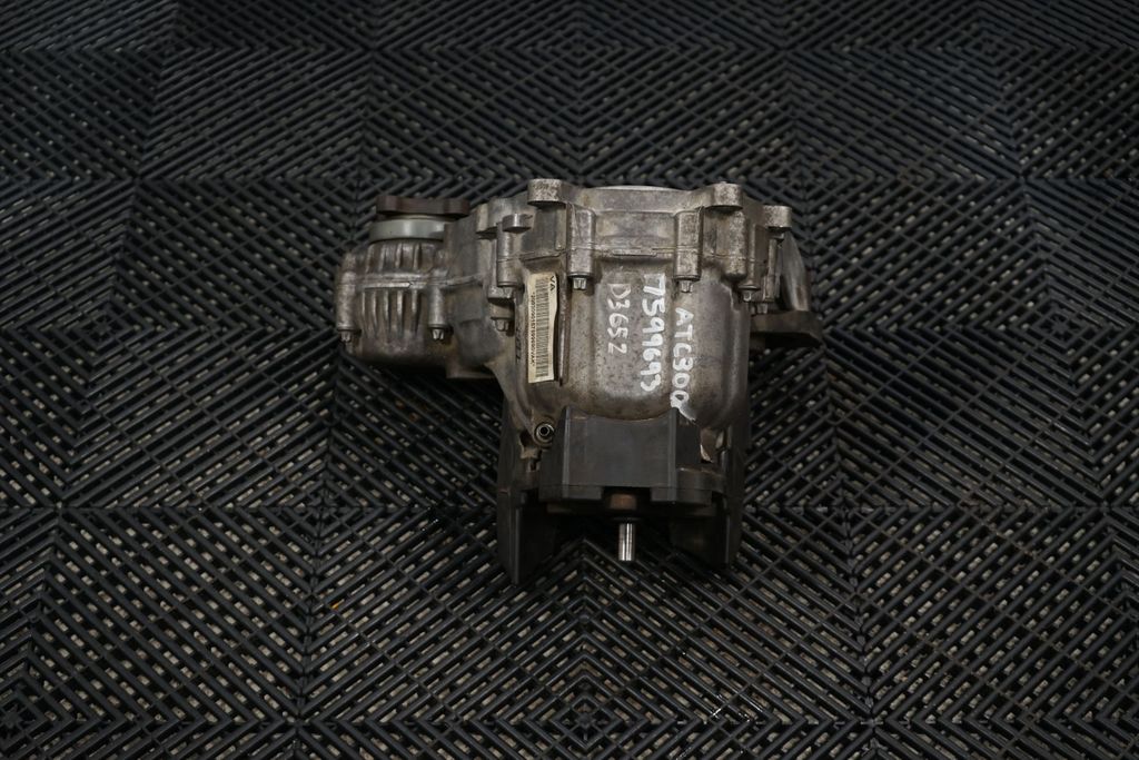 Gearbox transfer box case