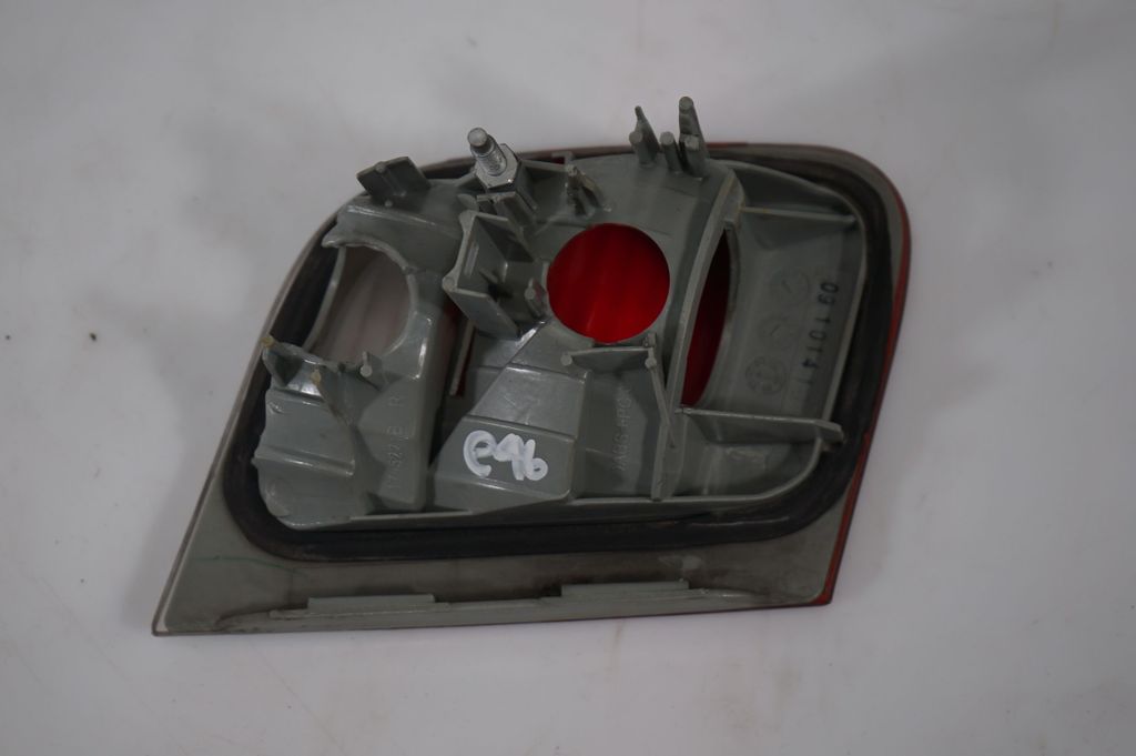 Tailgate rear/tail lights (7)