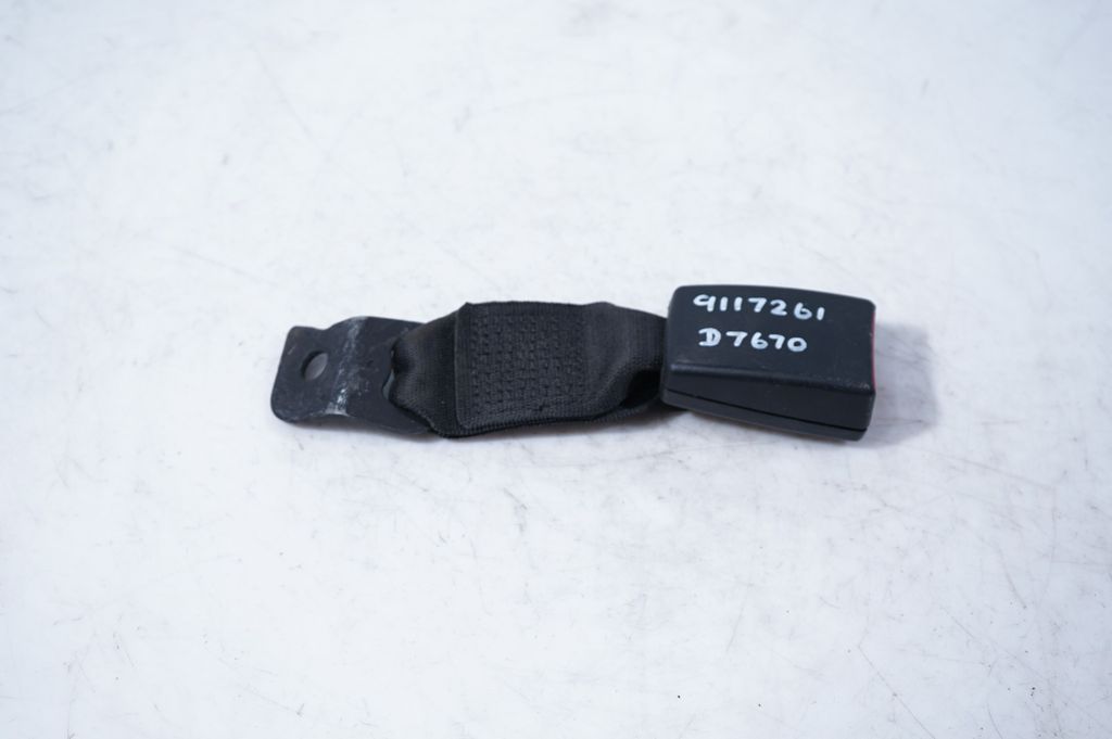 Rear seatbelt buckle