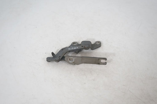 Engine bonnet/hood hinges