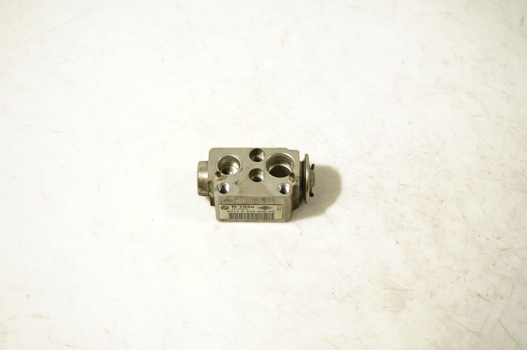 Air conditioning (A/C) expansion valve