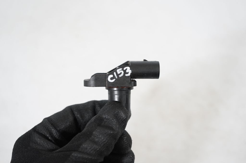 Camshaft position sensor (8)