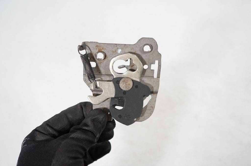 Seat back rest lock catch (6)