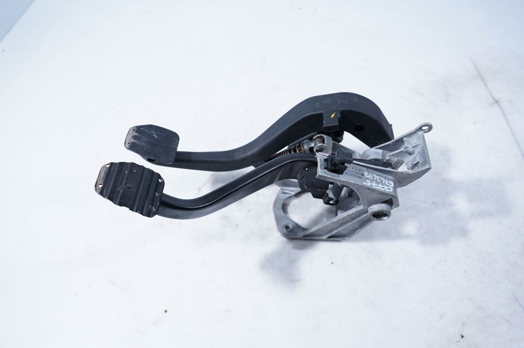 Pedal assembly (5)