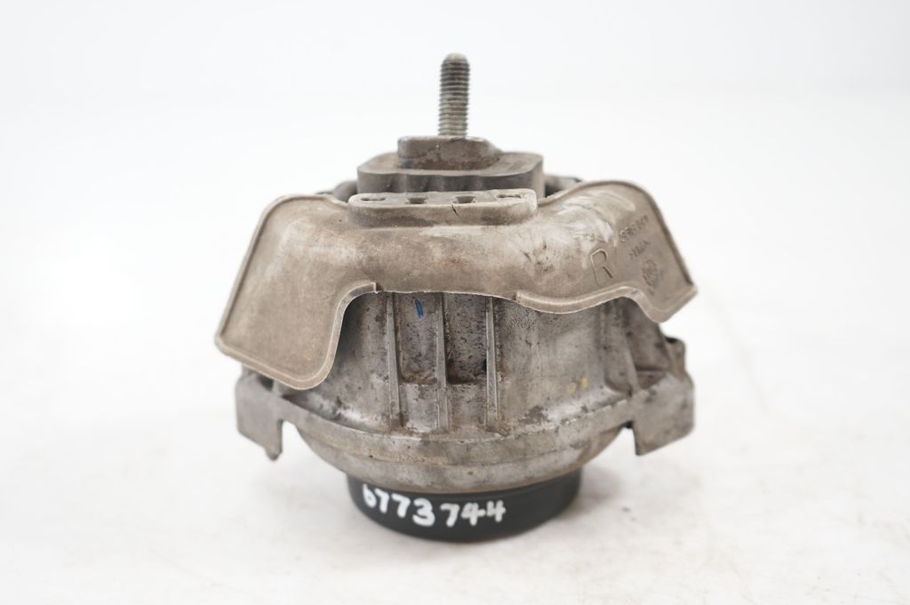 Engine mount bracket (5)