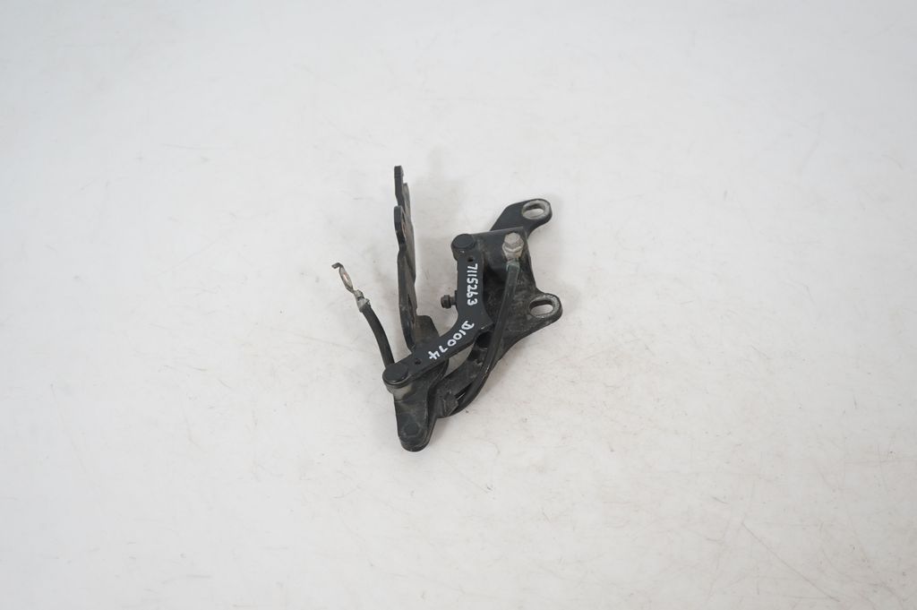 Engine bonnet/hood hinges (2)