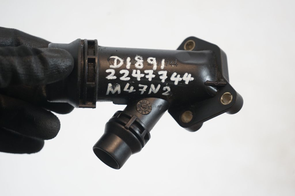 Engine coolant pipe/hose (8)