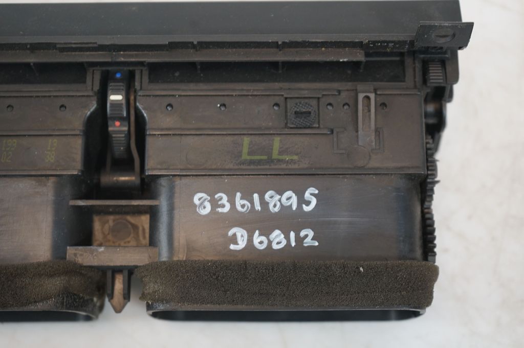 Dash center air vent grill (10)