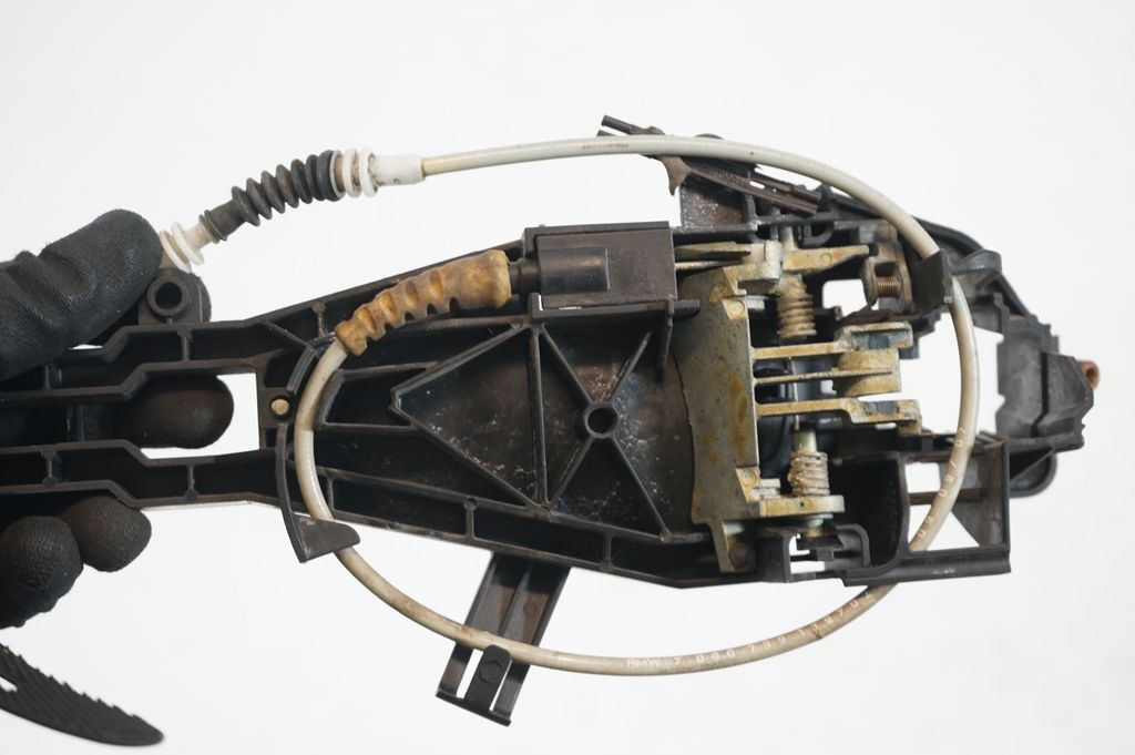 Rear door exterior handle/bracket (6)