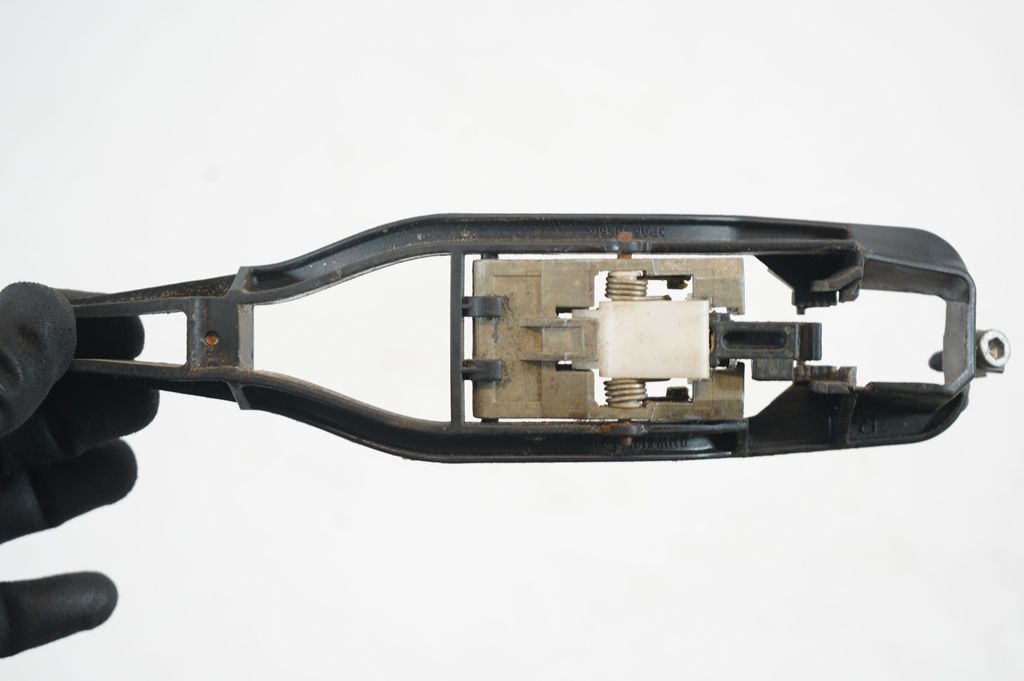 Front door exterior handle (6)