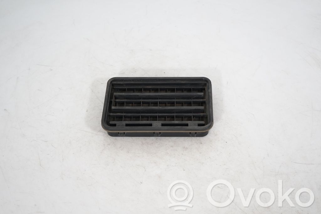 Quarter panel pressure vent (3)