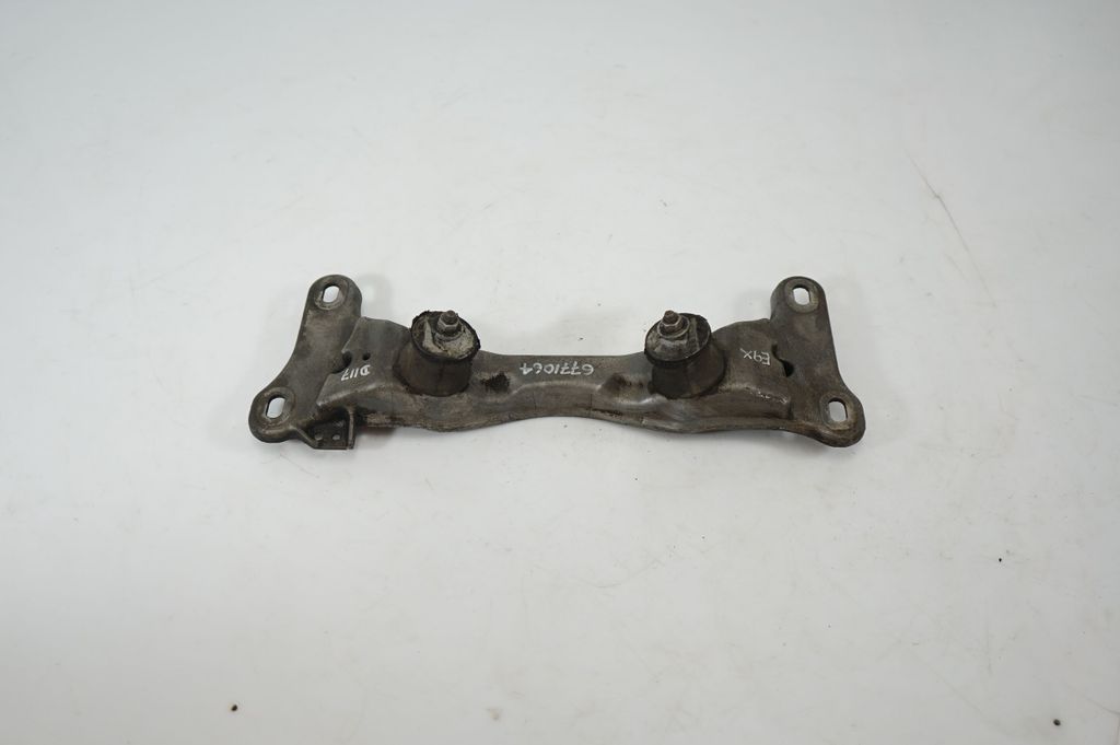 Gearbox mounting bracket (3)
