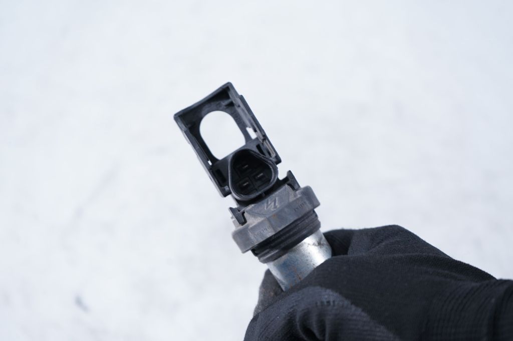 High voltage ignition coil (6)