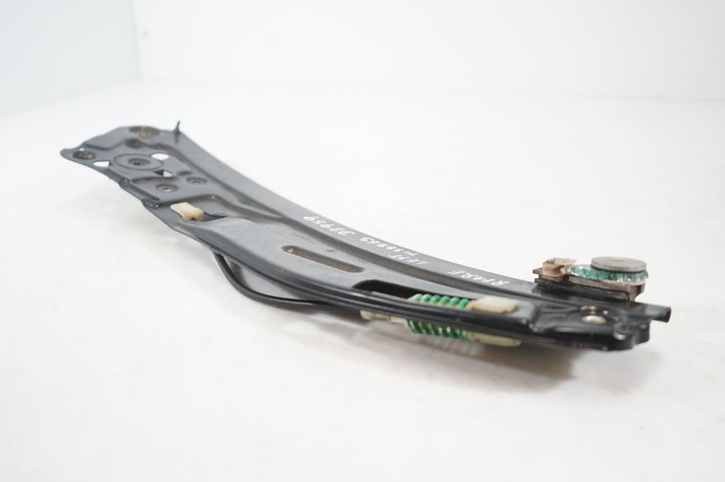 Rear door window regulator with motor (7)