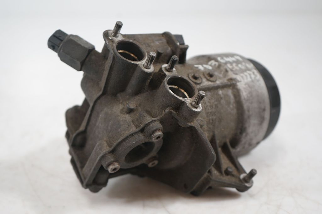 Oil filter mounting bracket (8)