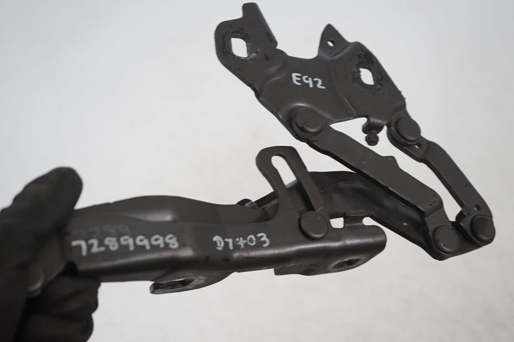 Engine bonnet/hood hinges (7)