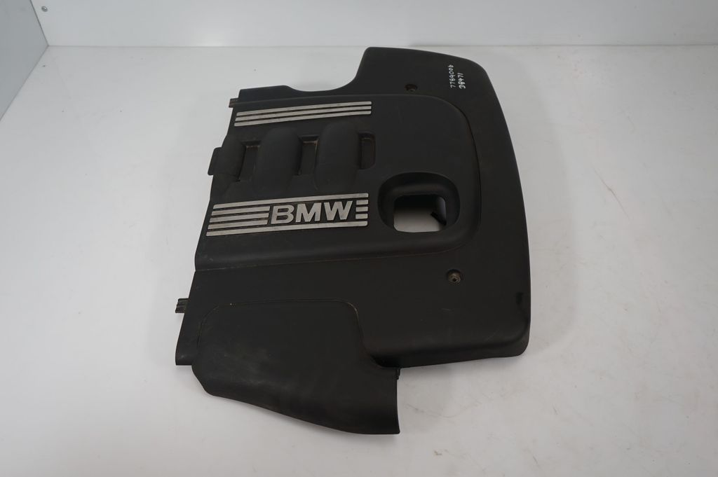 Engine cover (trim) (4)