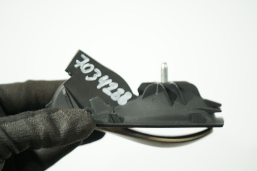Rear door interior handle (9)
