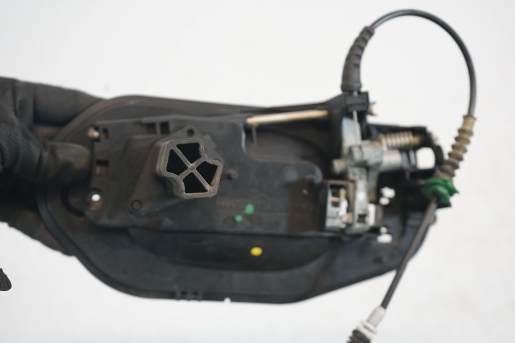 Front door exterior handle (6)