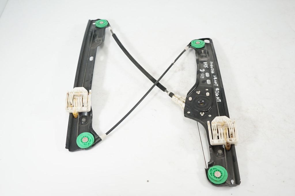 Front door window regulator with motor (2)