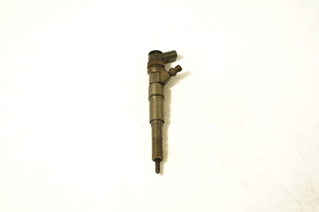 Fuel injector (5)