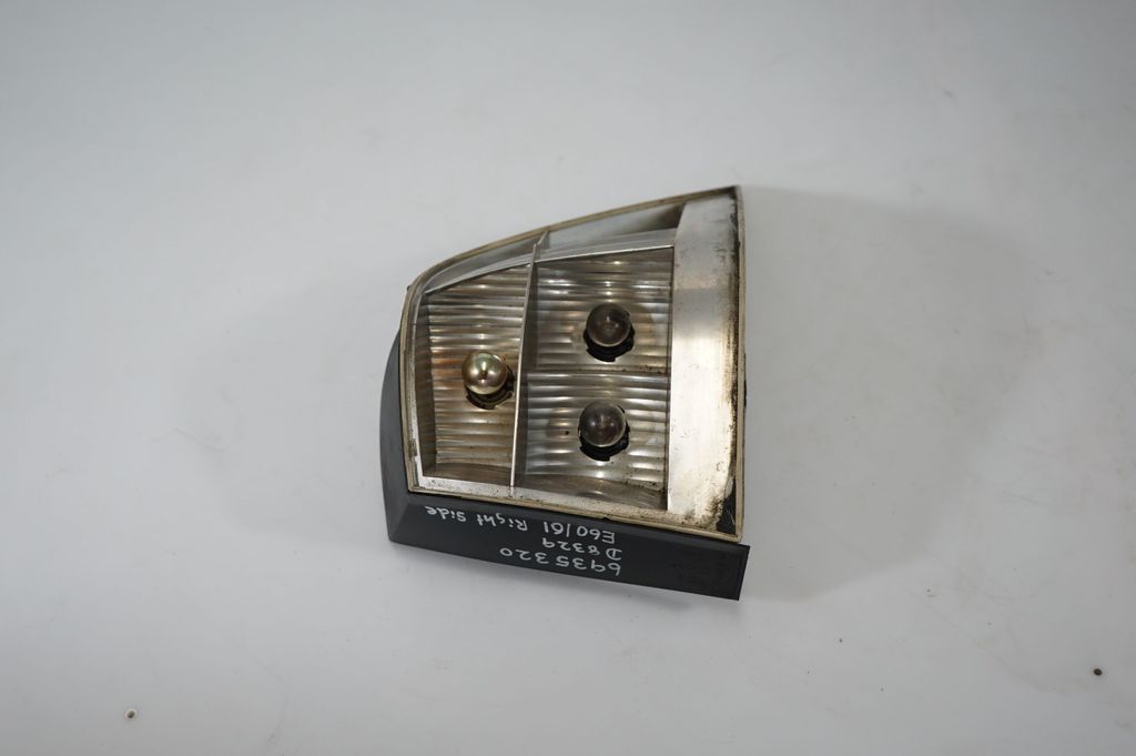 Rear/tail lights (4)