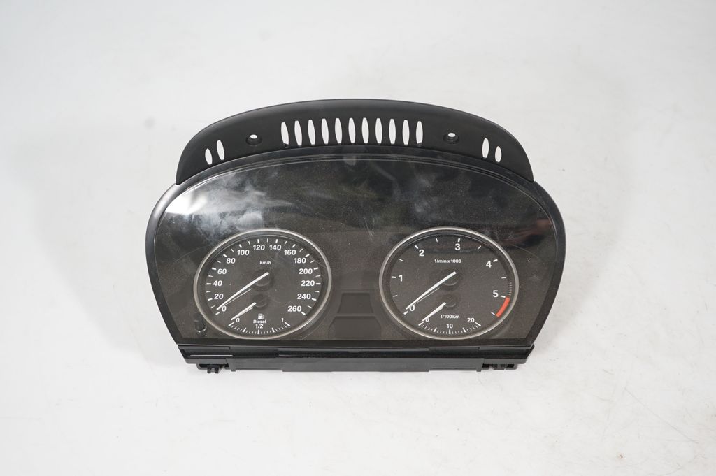 Speedometer (instrument cluster)