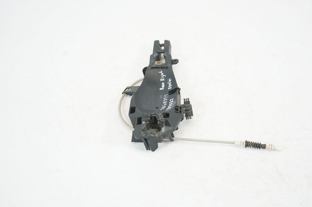 Rear door exterior handle/bracket (4)