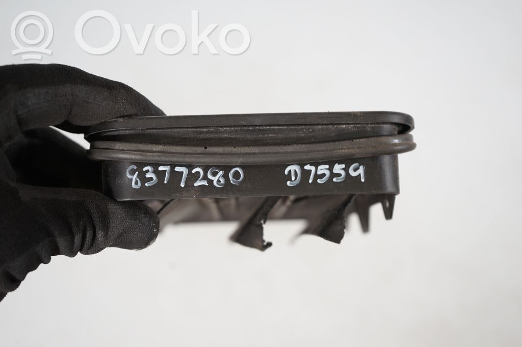 Quarter panel pressure vent (8)