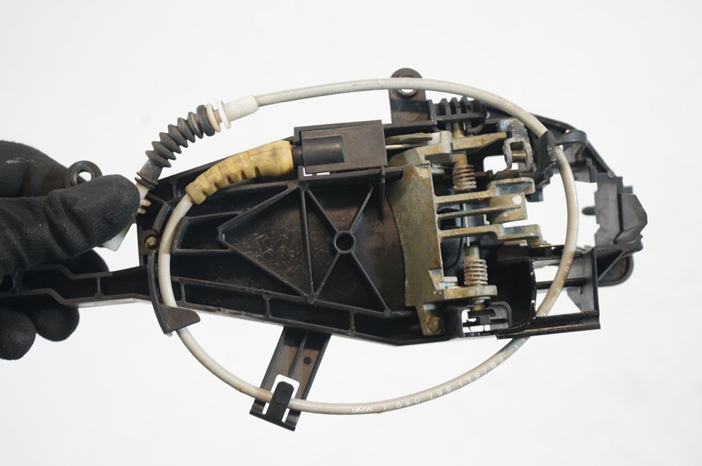 Rear door exterior handle/bracket (6)