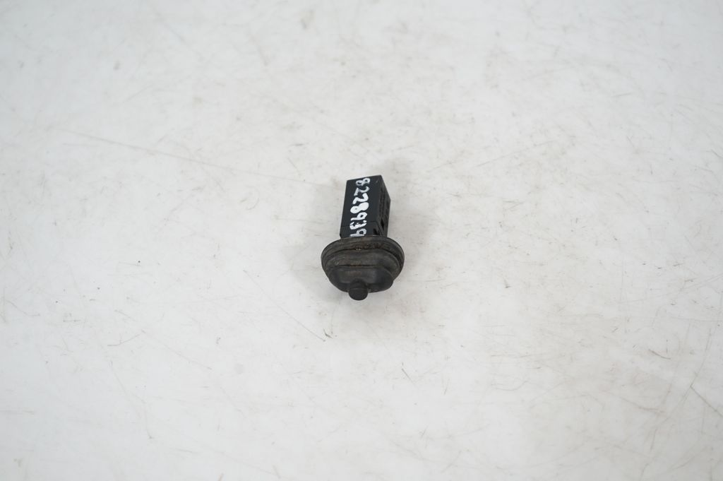 Fuel tank cap lock (2)