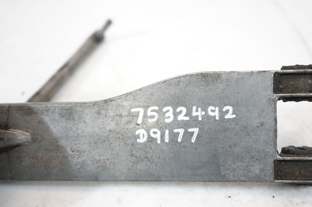 Gear shifter/selector (9)