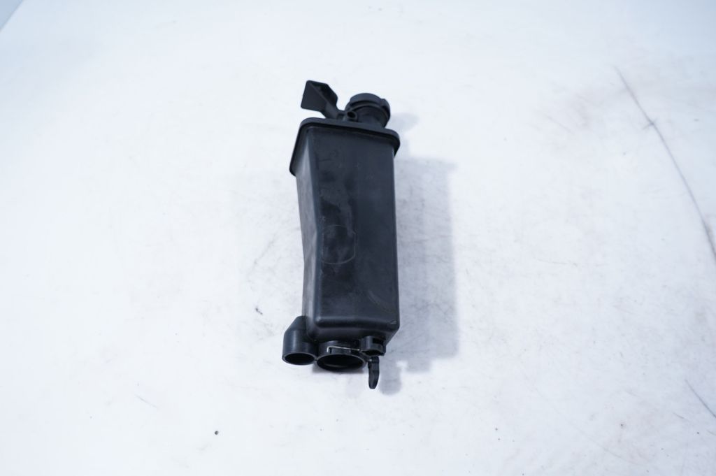 Coolant expansion tank/reservoir (10)