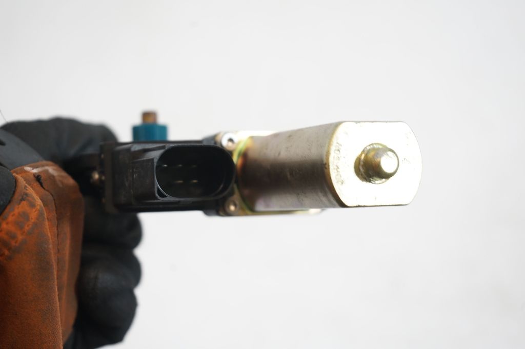 Engine coolant pipe/hose (6)