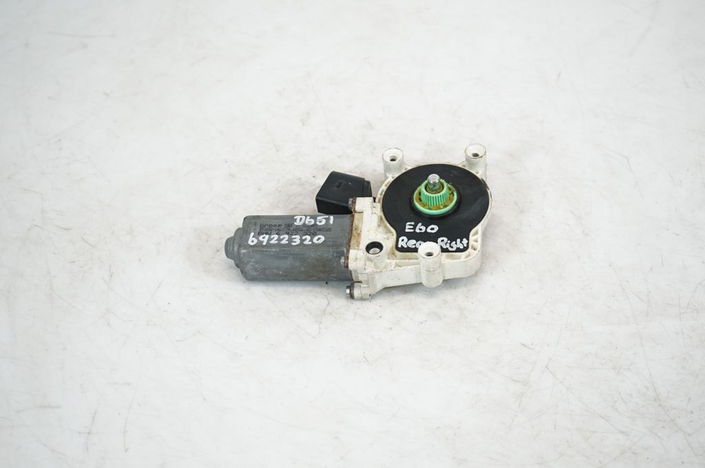 Rear door window regulator with motor