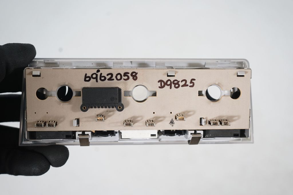 Front seat light (6)