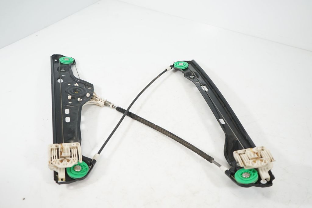 Front door window regulator with motor (6)