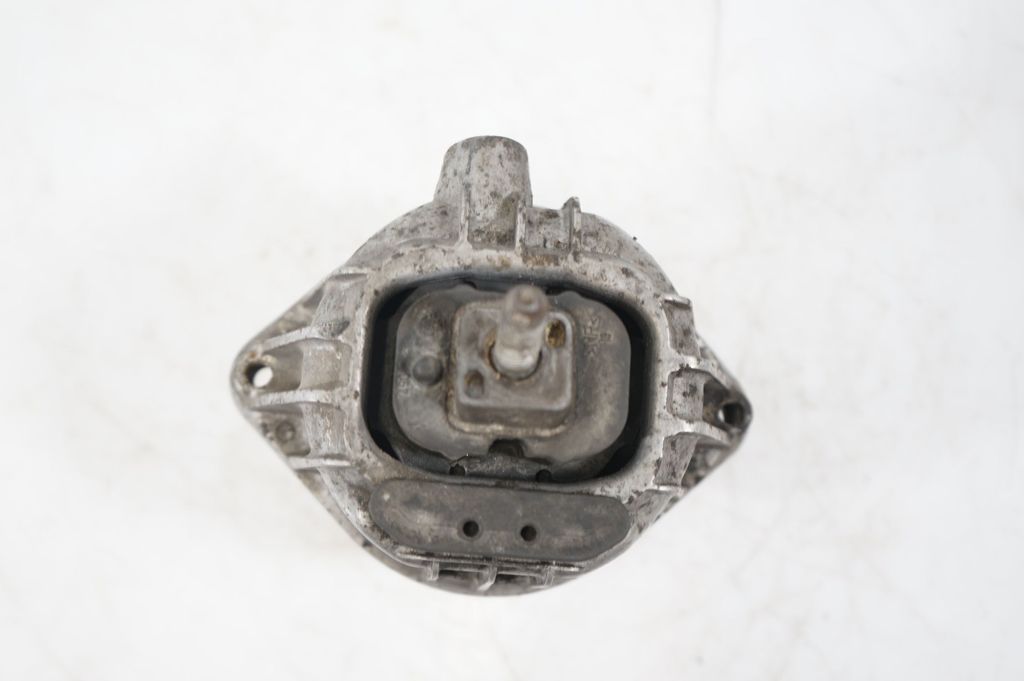 Engine mount bracket (7)