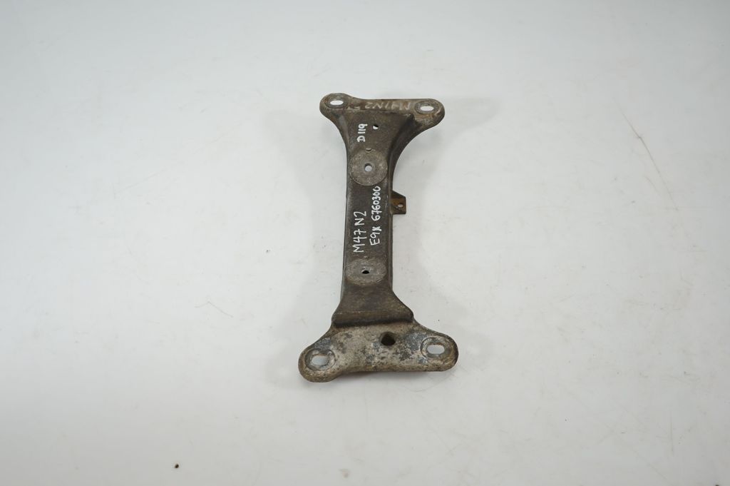 Gearbox mounting bracket (4)