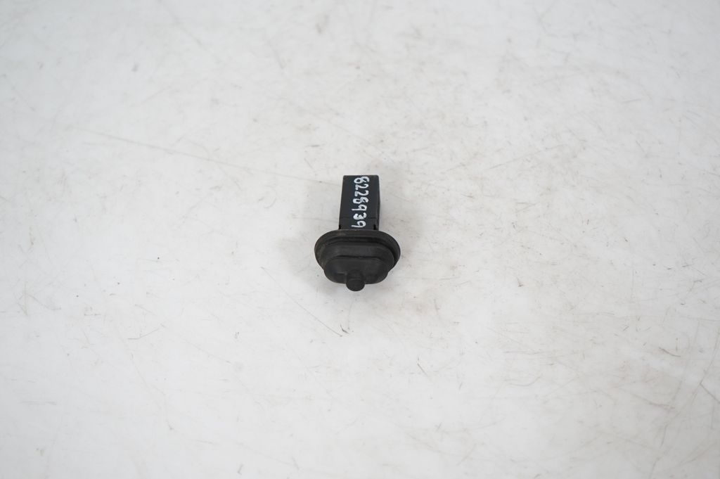 Fuel tank cap lock (2)