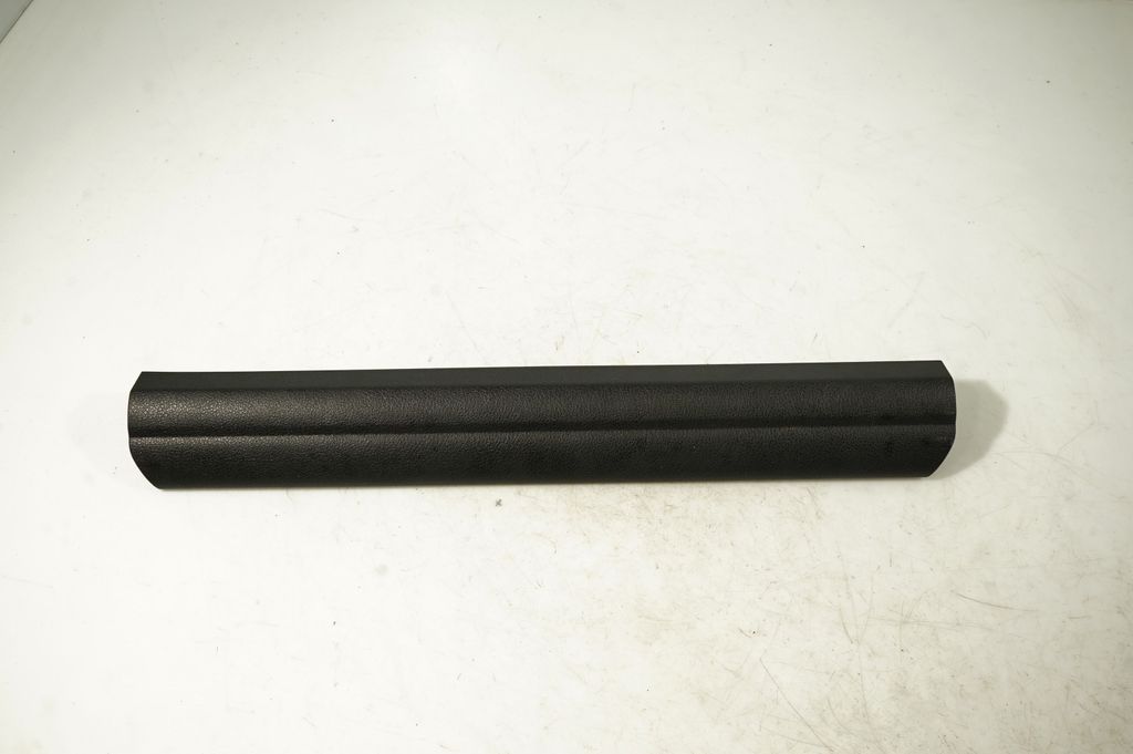 Front sill trim cover