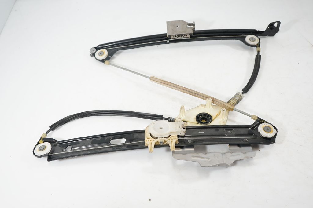 Front door window regulator with motor (5)