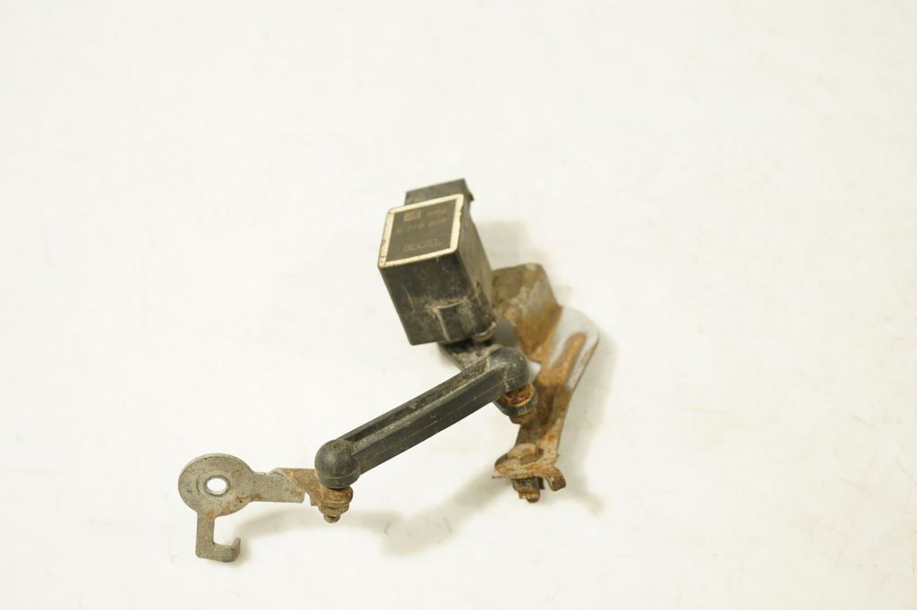 Headlight/headlamp level sensor (3)