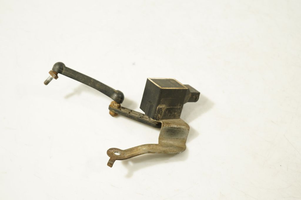 Headlight/headlamp level sensor (2)