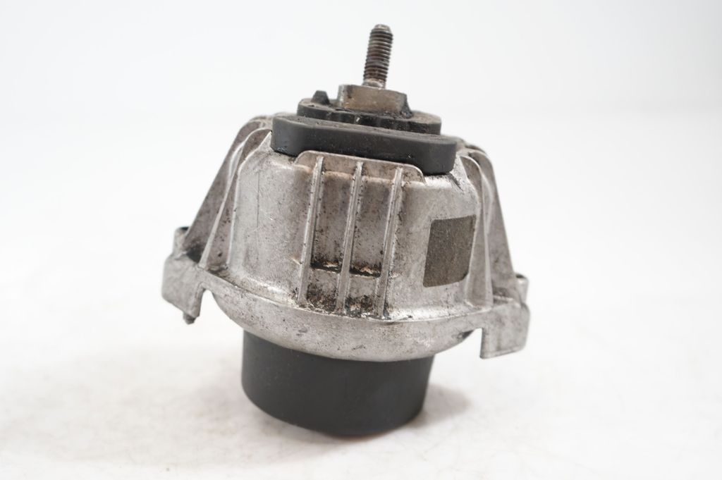 Engine mount bracket (4)